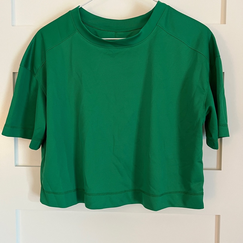 Everlane, size small, green athletic crop top